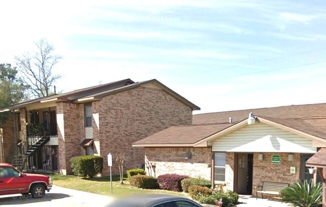 Building Photo - 203 E Watson St