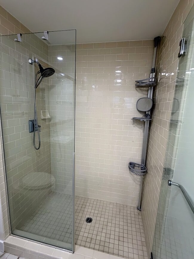 Building Photo - 700 W Harbor Dr