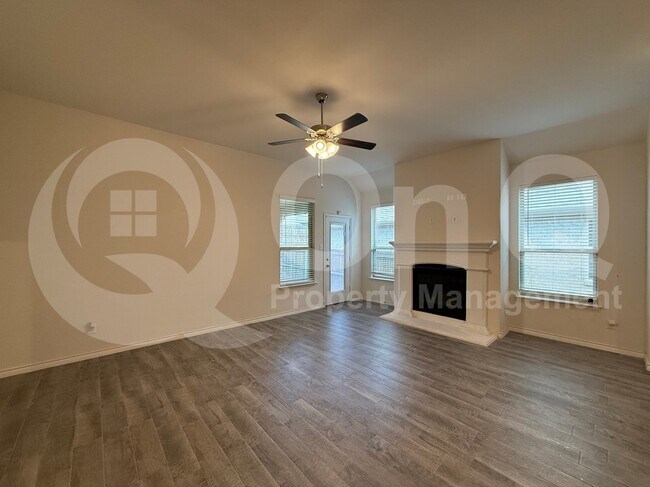 Building Photo - 4124 Ellinger Dr