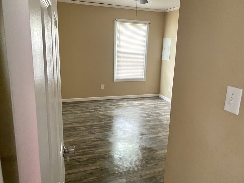 Building Photo - 5768 Aftonshire Dr