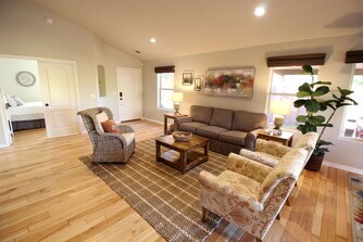 Building Photo - 4027 E Rancho Del Oro Dr
