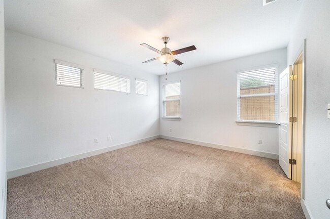 Building Photo - 1408 Casa Dr