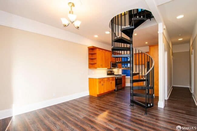 Building Photo - 205 Bonview St