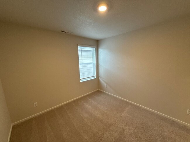 Building Photo - 4770 Daiquiri Ave NE