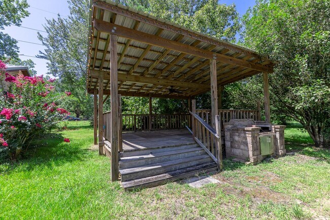 Building Photo - Charming Daphne 3 bedroom on County Road 6...