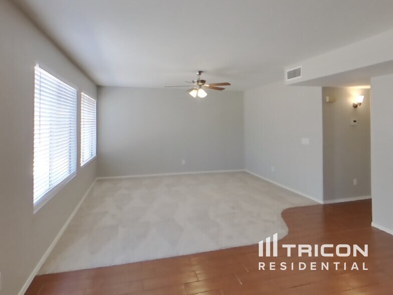 Building Photo - 8566 W Denton Ln