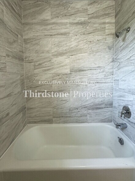 Building Photo - 6511 Evelyn Dr