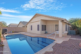 Building Photo - 44454 W Oster Dr