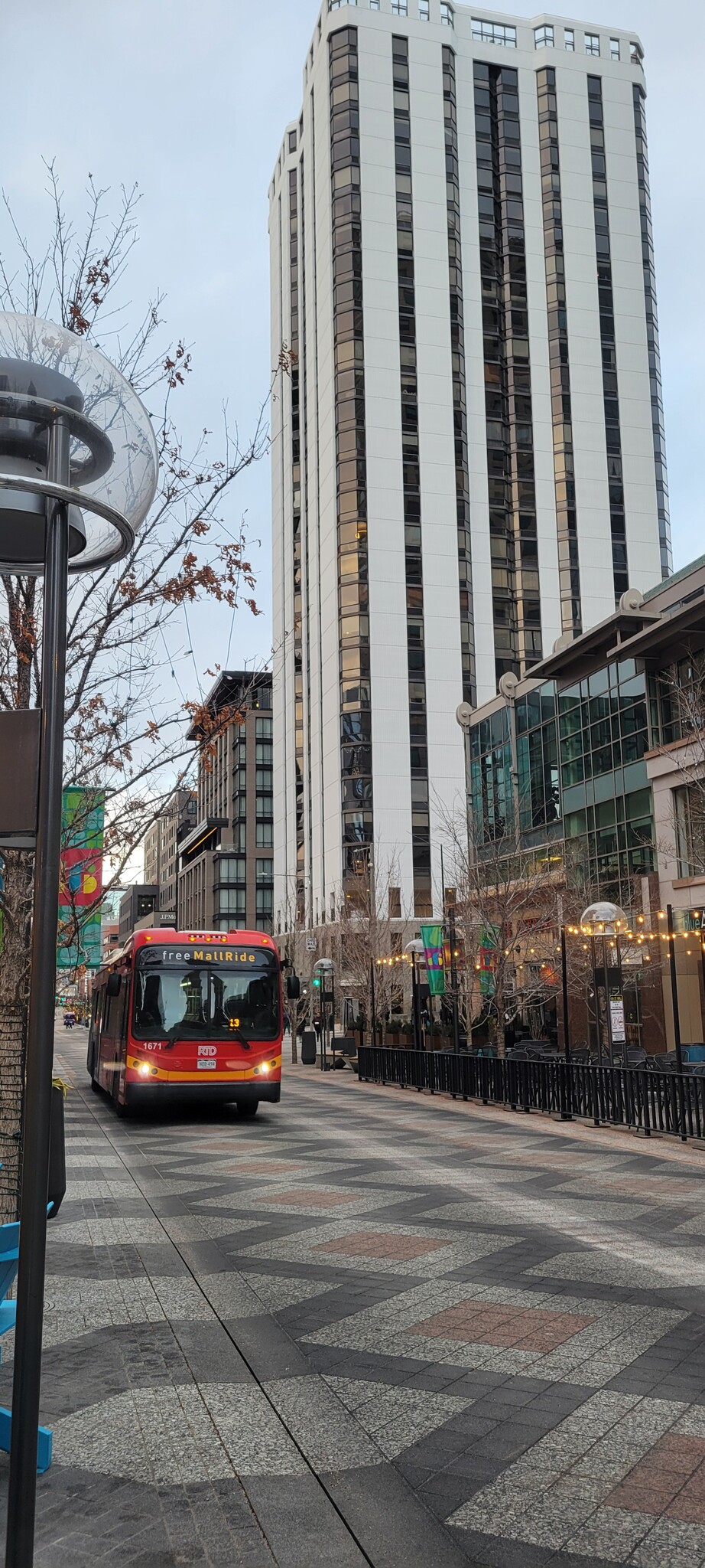 16th St Mall (with of building) - 1625 Larimer St