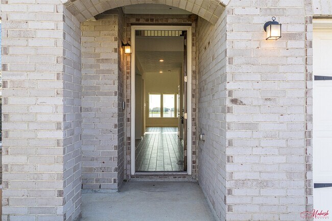 Building Photo - 4810 Emerson Mnr