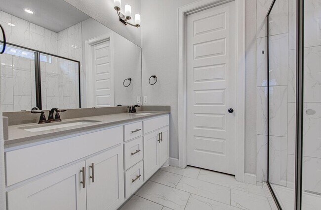 Building Photo - 2903 Sebring Cir