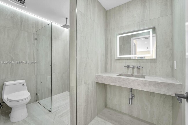 Building Photo - 4700 SW 110th Ave