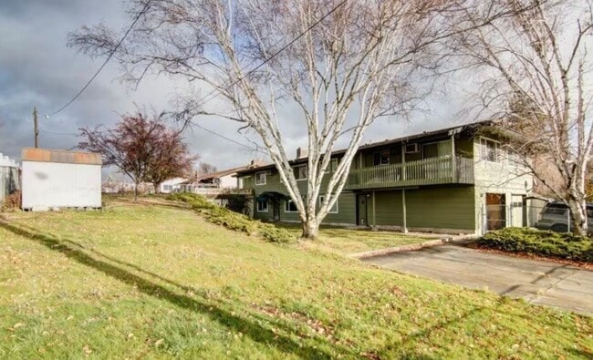 Building Photo - 603-605.5-6055 N Virginia Ct