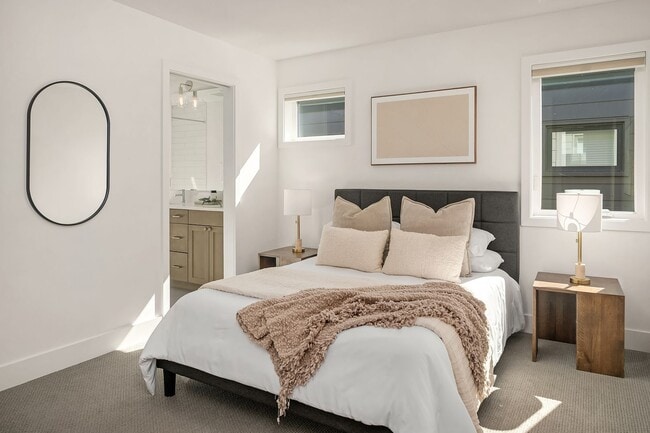 Building Photo - 4bd/3.25 Kirkland Home