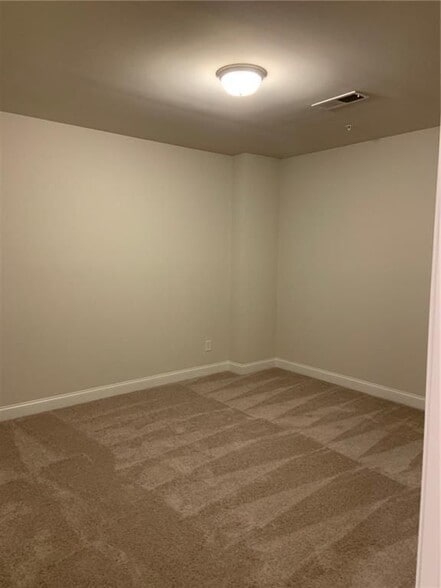Building Photo - 908 Sweetwater Grove
