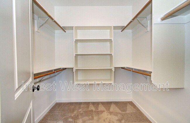Building Photo - 1651 52nd Ct