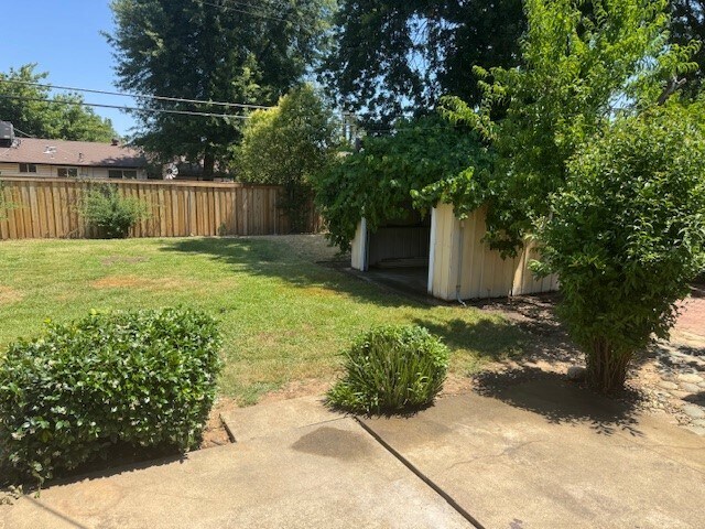 Building Photo - 2129 Ellison Dr
