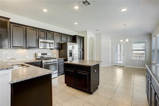 Building Photo - 5151 Scenic Lake Dr