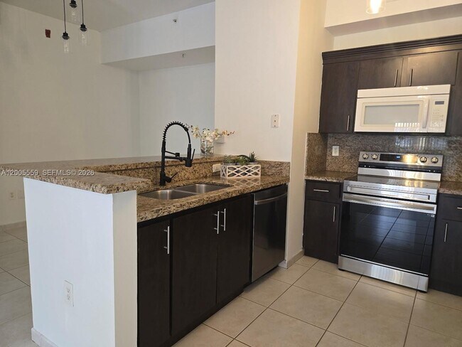 Building Photo - 7260 NW 114th Ave