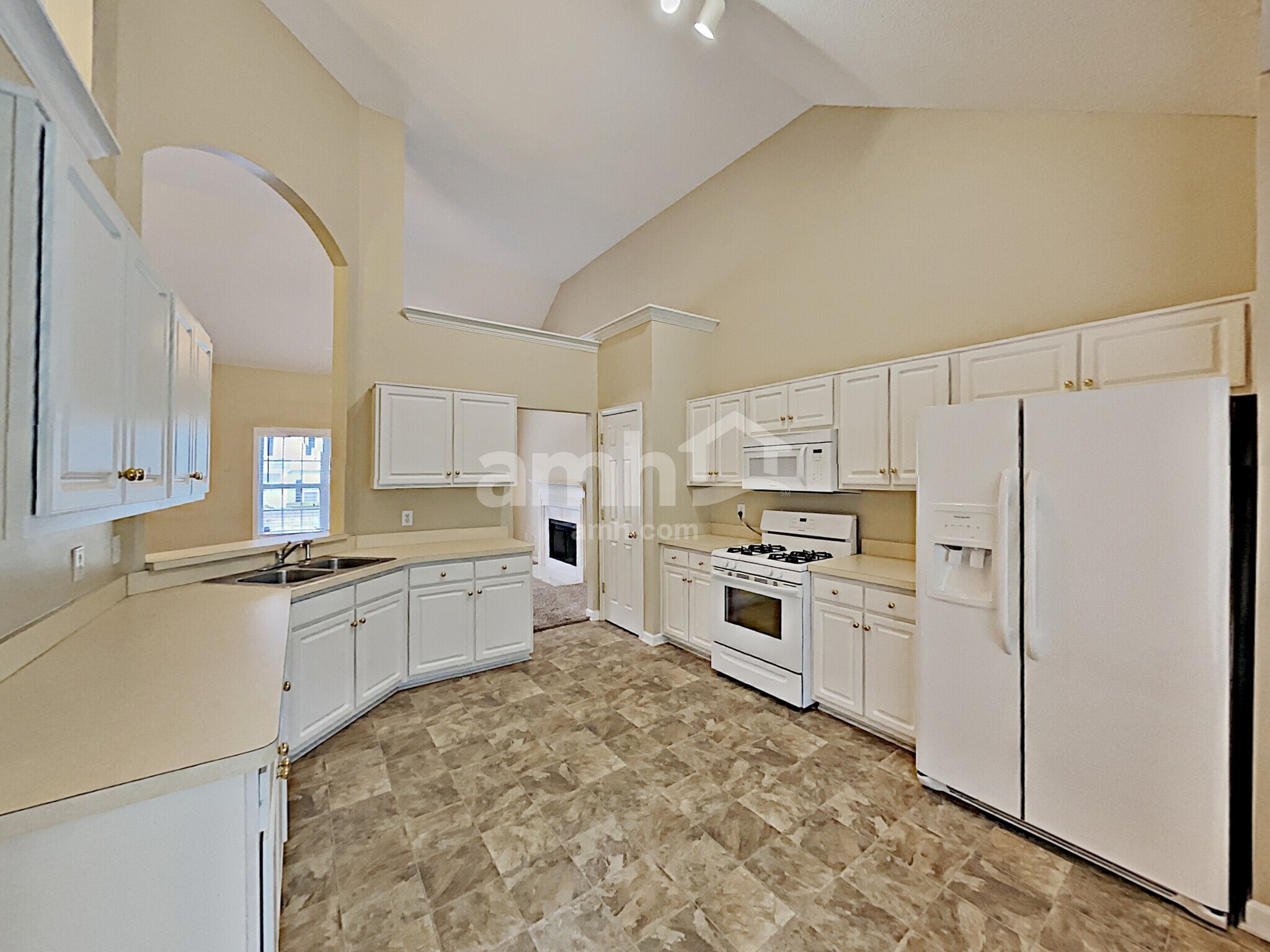 Building Photo - 5759 Newnan Cir