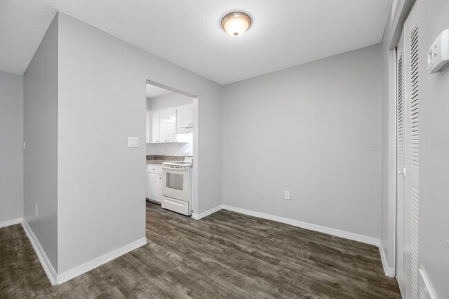 Interior Photo - Breezy Palms