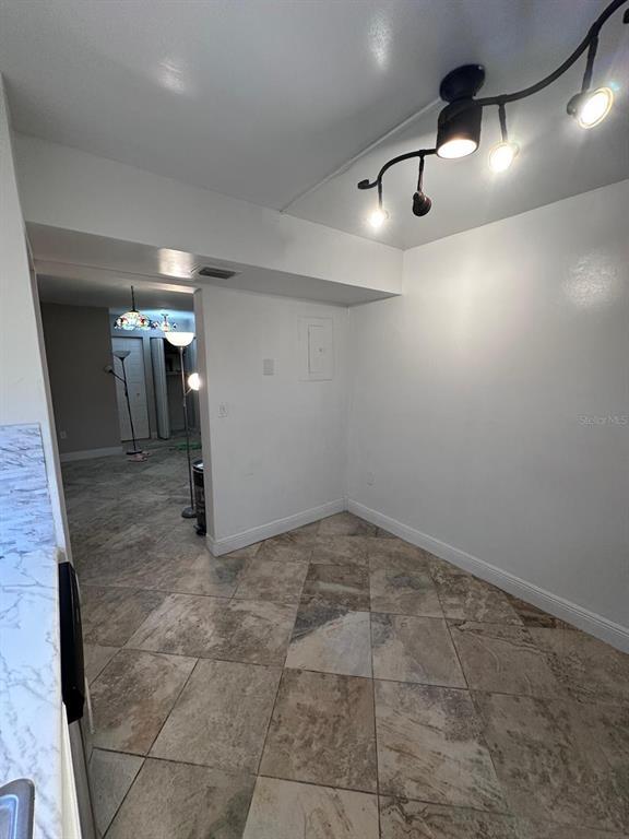 Building Photo - 721 N Pine Island Rd