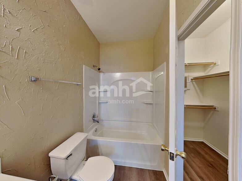 Building Photo - 2636 Fondren Rd