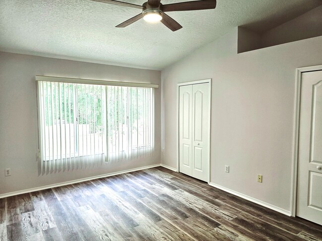 Building Photo - Regency Key Townhouse