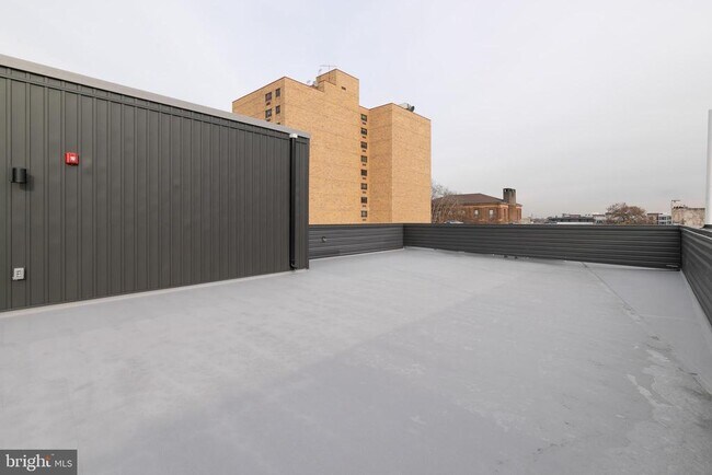 Building Photo - 752 S 16th St