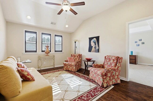 Building Photo - 225 Willow Point Cir