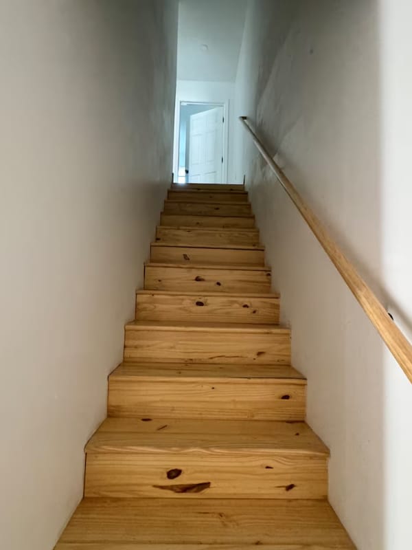 Building Photo - 672 N Main St