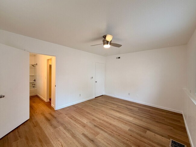 Building Photo - 1330 17th Ave