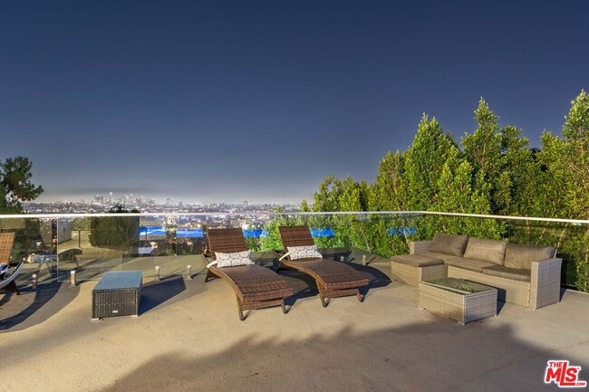 Building Photo - 6181 Temple Hill Dr