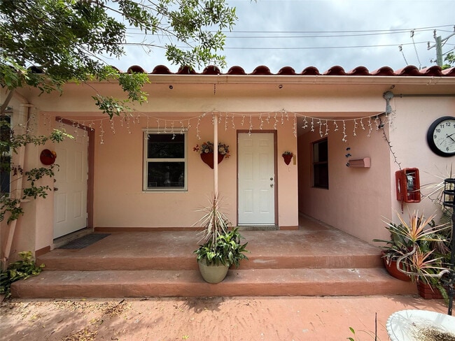 Building Photo - 1850 Rodman St