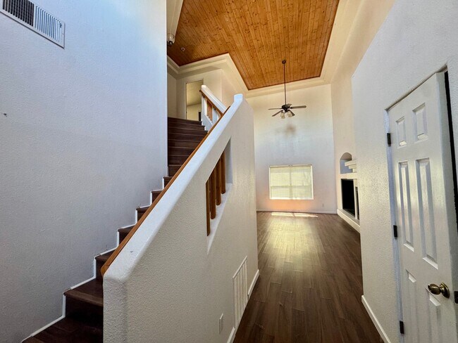 Building Photo - Ventana Ranch 3-Bed!