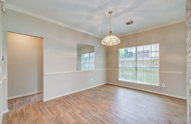 Building Photo - 9430 Halkirk St