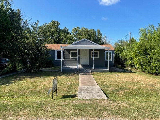 Primary Photo - 2426 8th Ave N