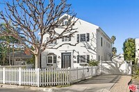 Building Photo - 11217 Kling St