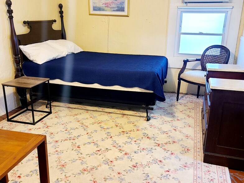 Building Photo - 4723 Carondelet St