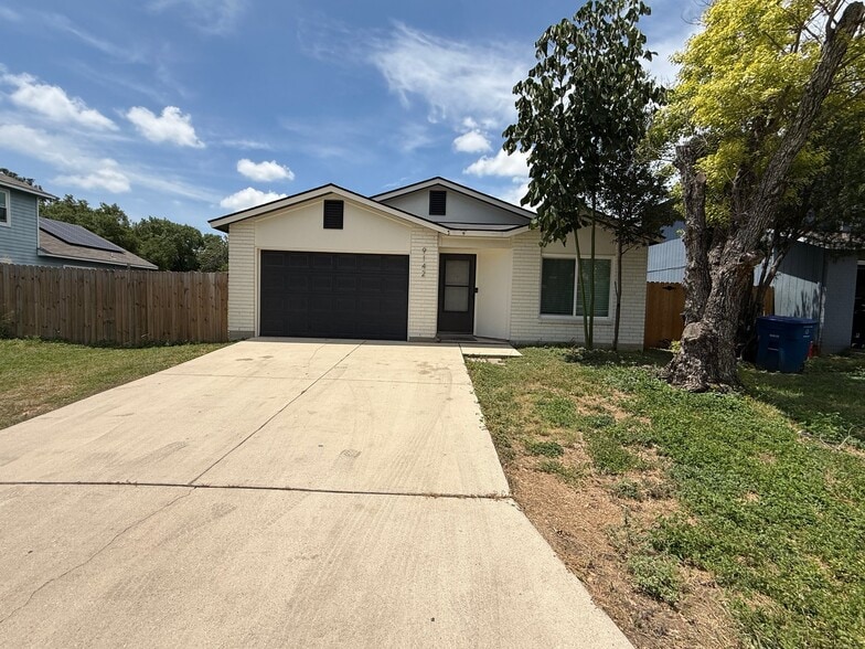 Building Photo - 9142 Village Brown
