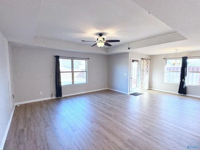 Building Photo - 121 Daymark Dr