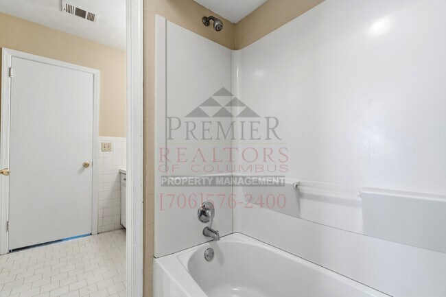 Building Photo - 520 Asa Dr