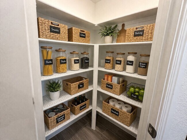 Building Photo - 1302 Deerfield Dr