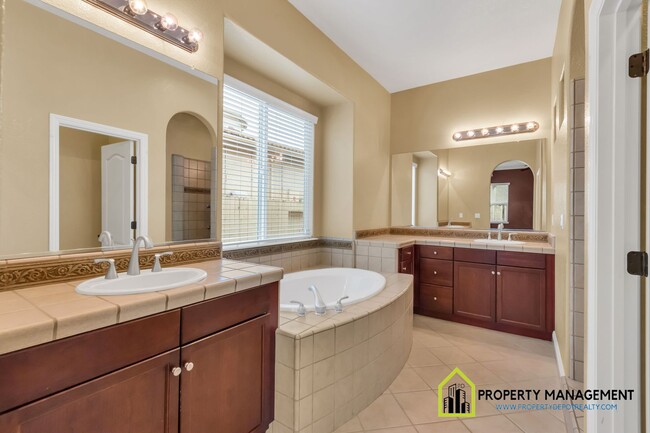 Building Photo - Exceptional Single-Story Home for Rent - 2...