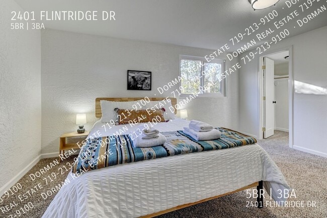 Building Photo - 2401 Flintridge Dr