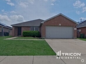 Building Photo - 910 Pryor Dr