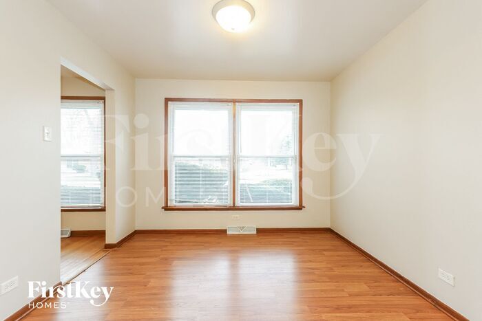 Building Photo - 14539 Kimbark Ave