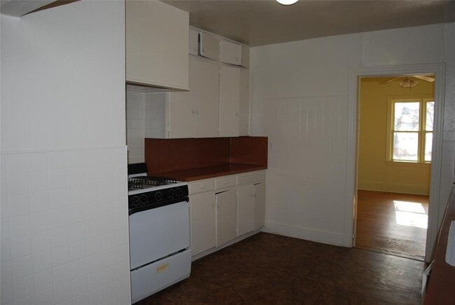 Building Photo - 4722 Depew Ave