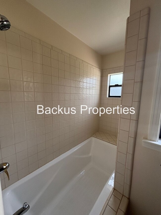 Building Photo - Wonderful Home in South Salinas