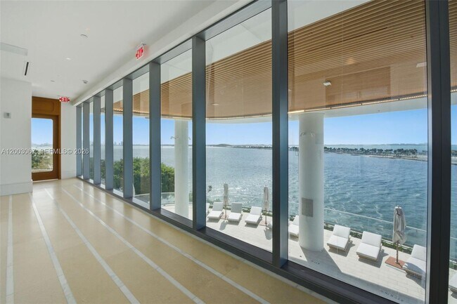 Building Photo - 175 SE 25th Rd